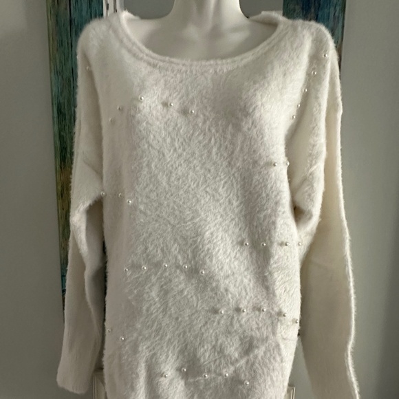WHITE ROUND NECK SWEATER - Picture 2 of 5